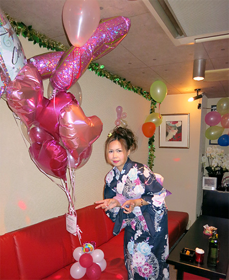 富山県魚津市のスナック チェリー様 開店2周年記念のお祝いバルーン